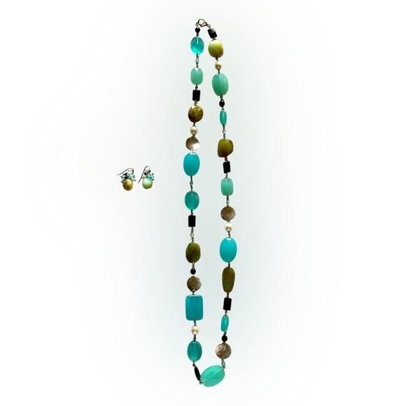 Jewelry - Elegant Turquoise and Green Beaded Necklace Set